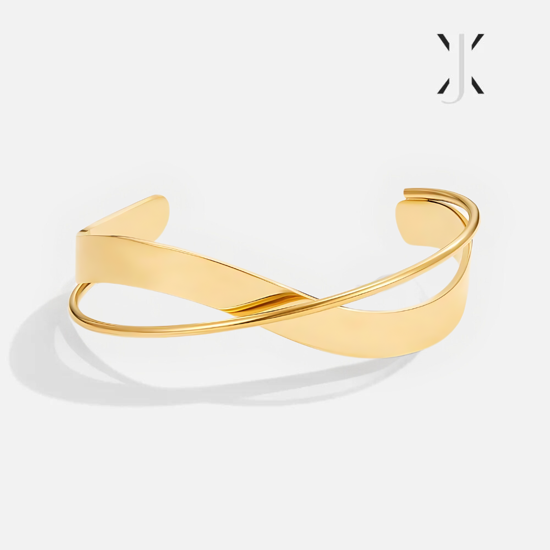 Eve Gold Bangle