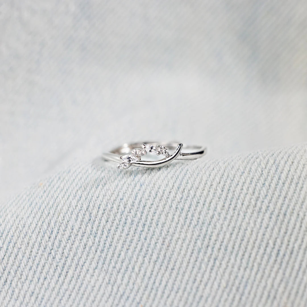 Tangled Roots Ring
