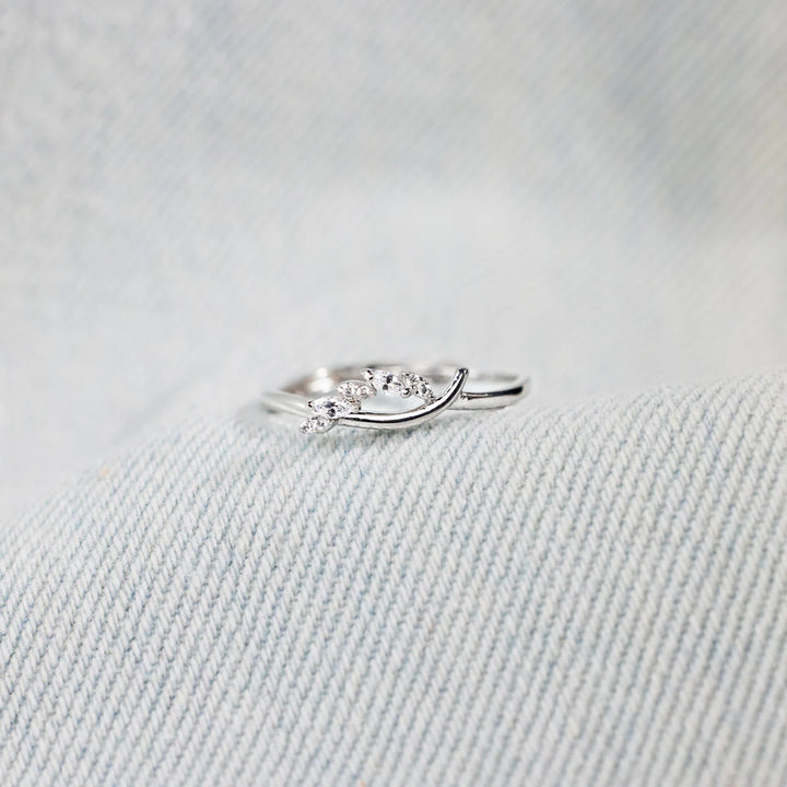 Tangled Roots Ring