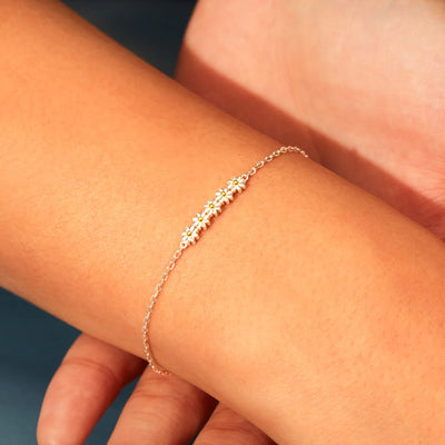 Elegant Daisy Flower Bracelet