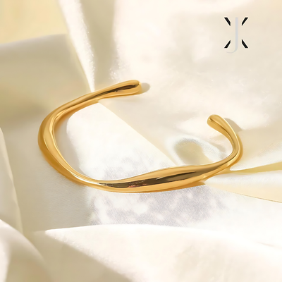 Pulsera de oro con ondas