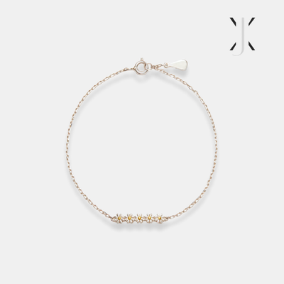 Elegant Daisy Flower Bracelet