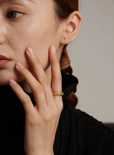 Anillo de oro celestial