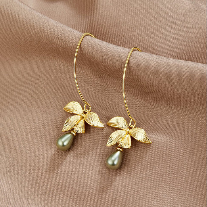 Pendientes colgantes de pétalos y perlas de jade