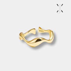 18K Gold Wave Ring