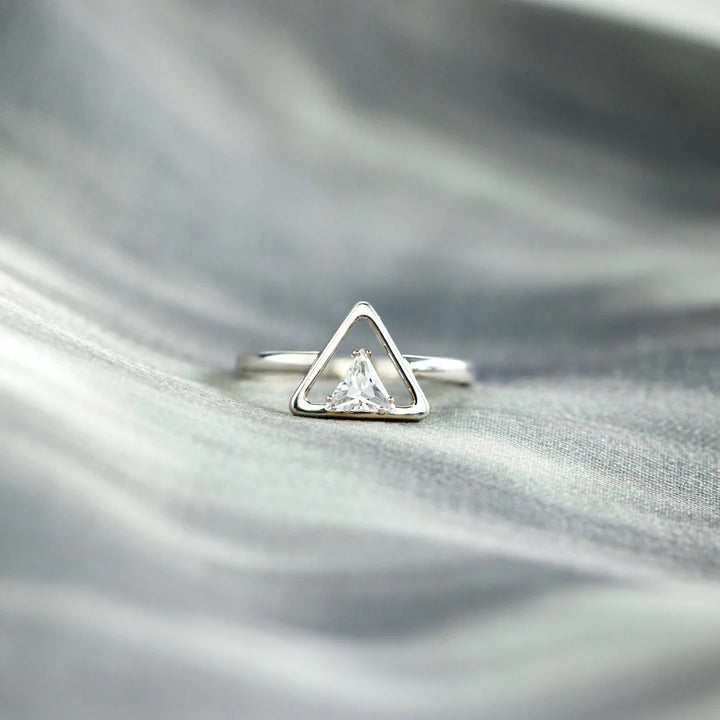 Anillo triangular de la tribu Badass