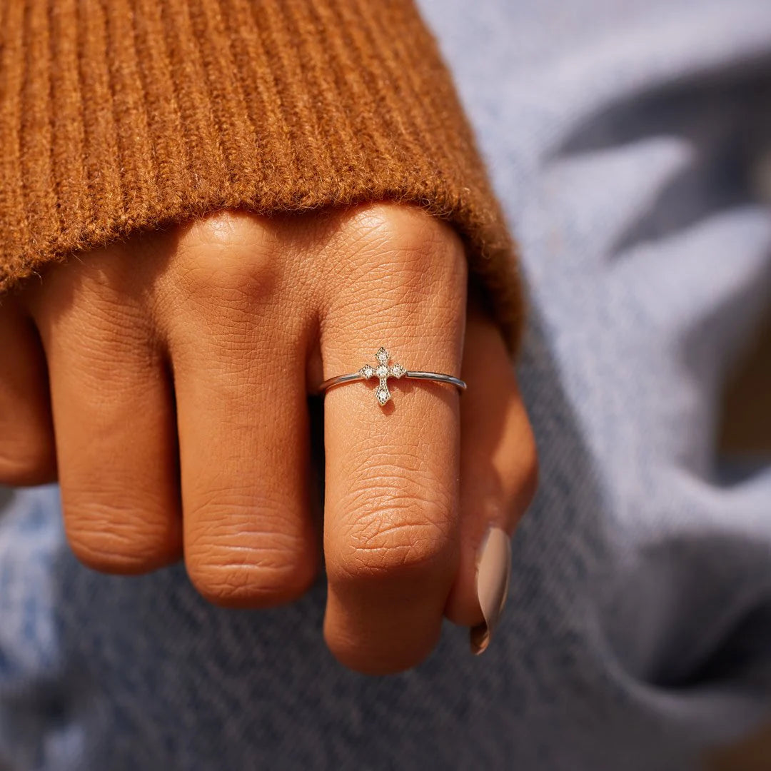 Minimalist Cross Ring