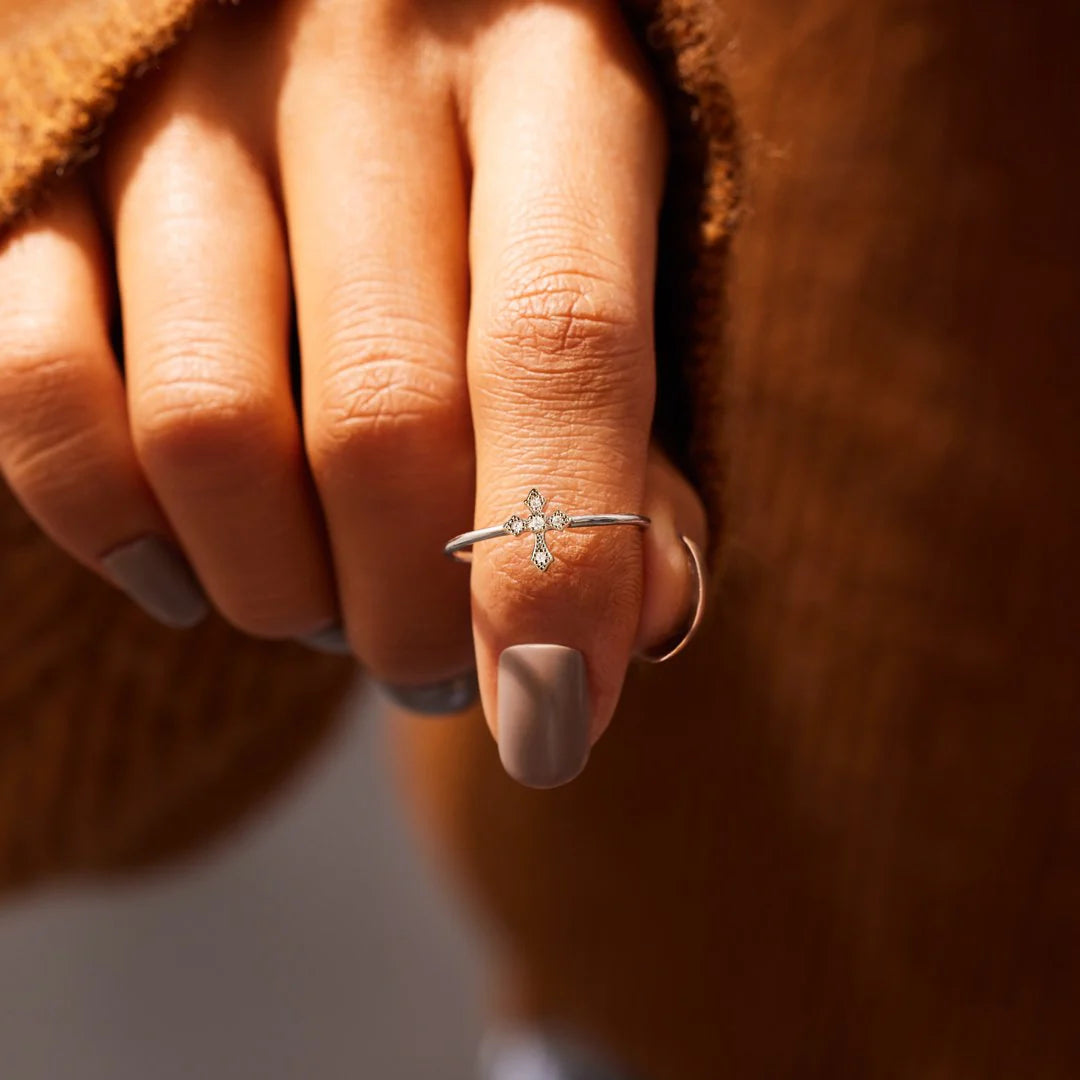 Minimalist Cross Ring