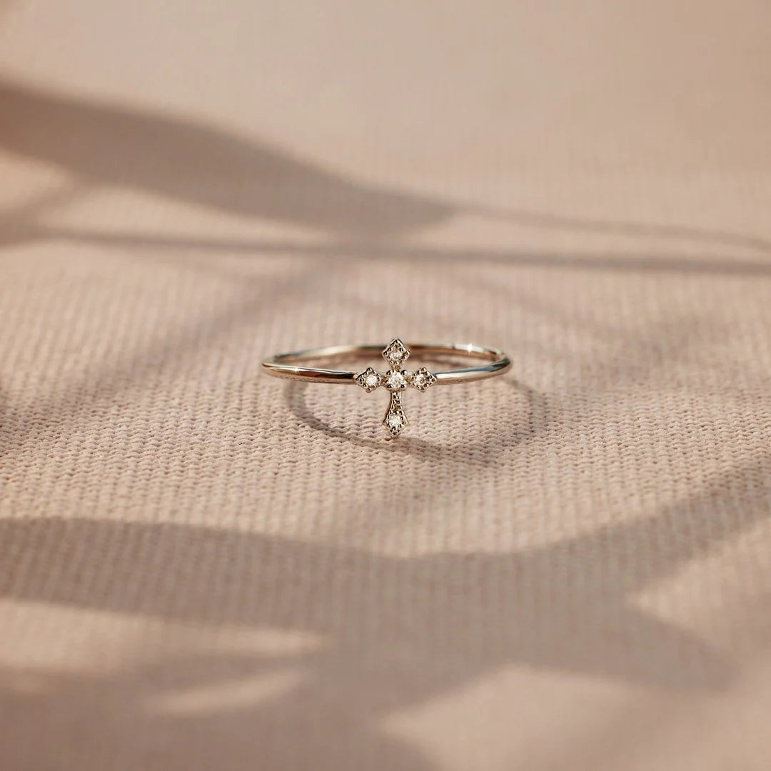 Minimalist Cross Ring