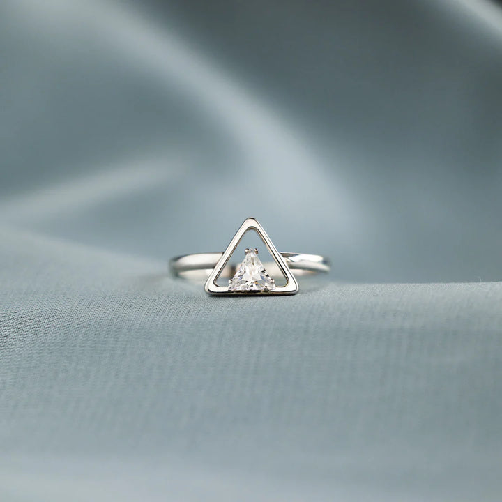 Anillo triangular de la tribu Badass