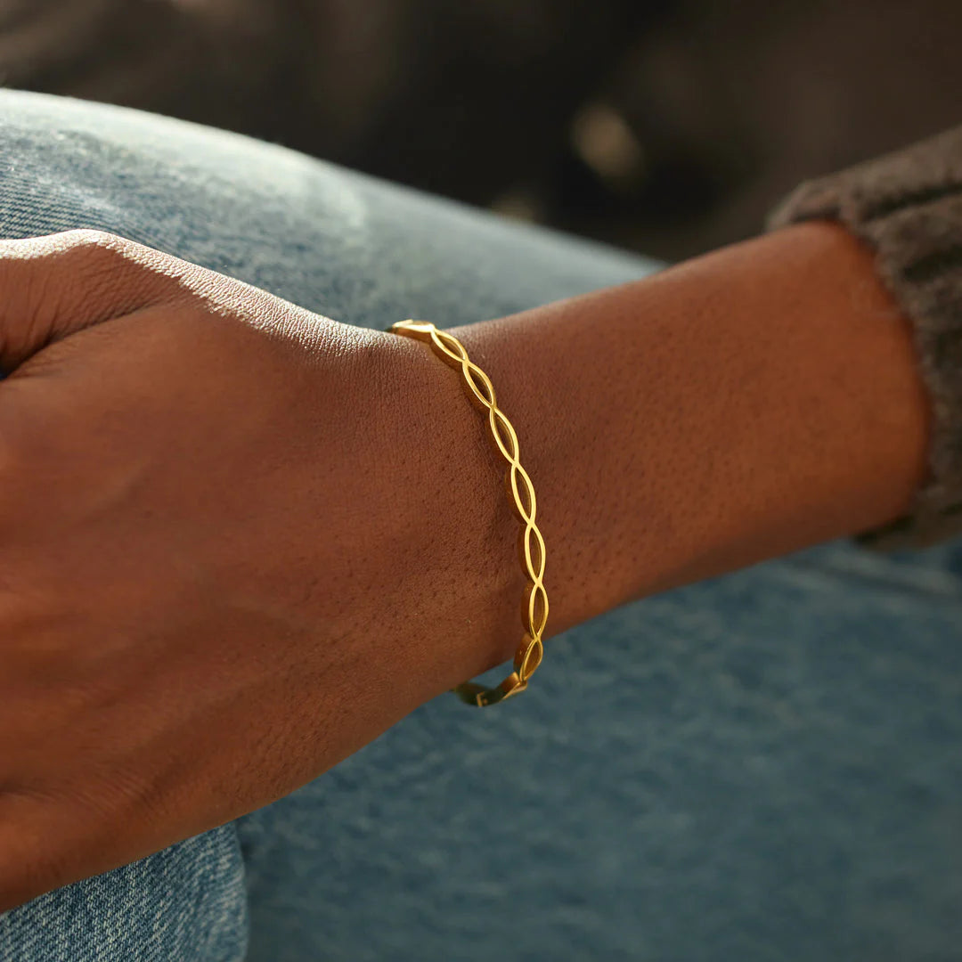 tylish Polka Dot Lucky Charm Bracelet