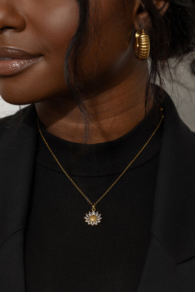 Dazzling Lustre Necklace