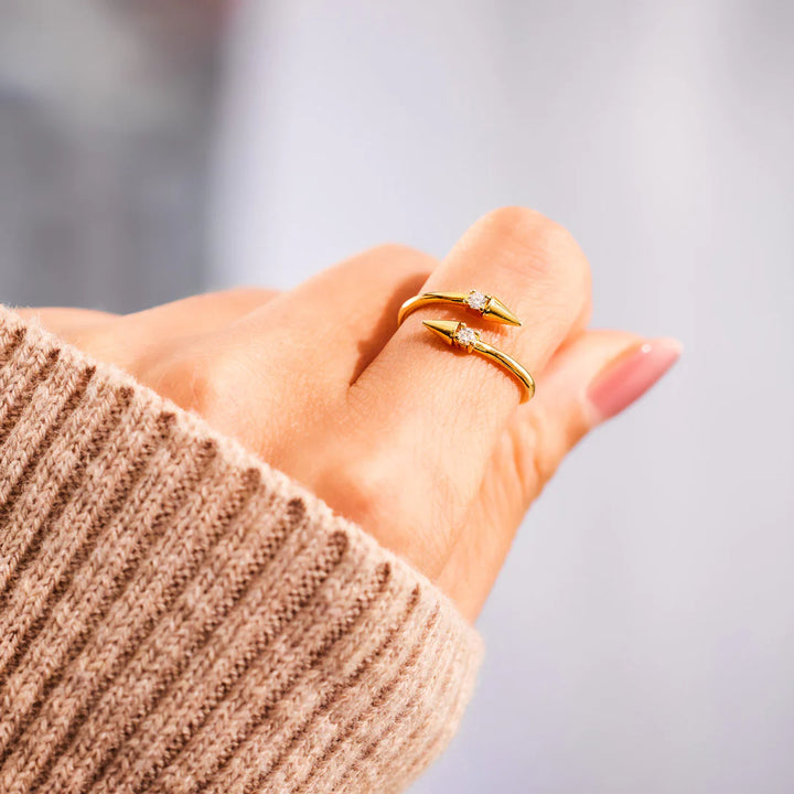 Double Arrow Ring