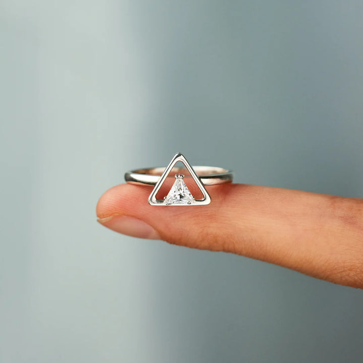 Anillo triangular de la tribu Badass