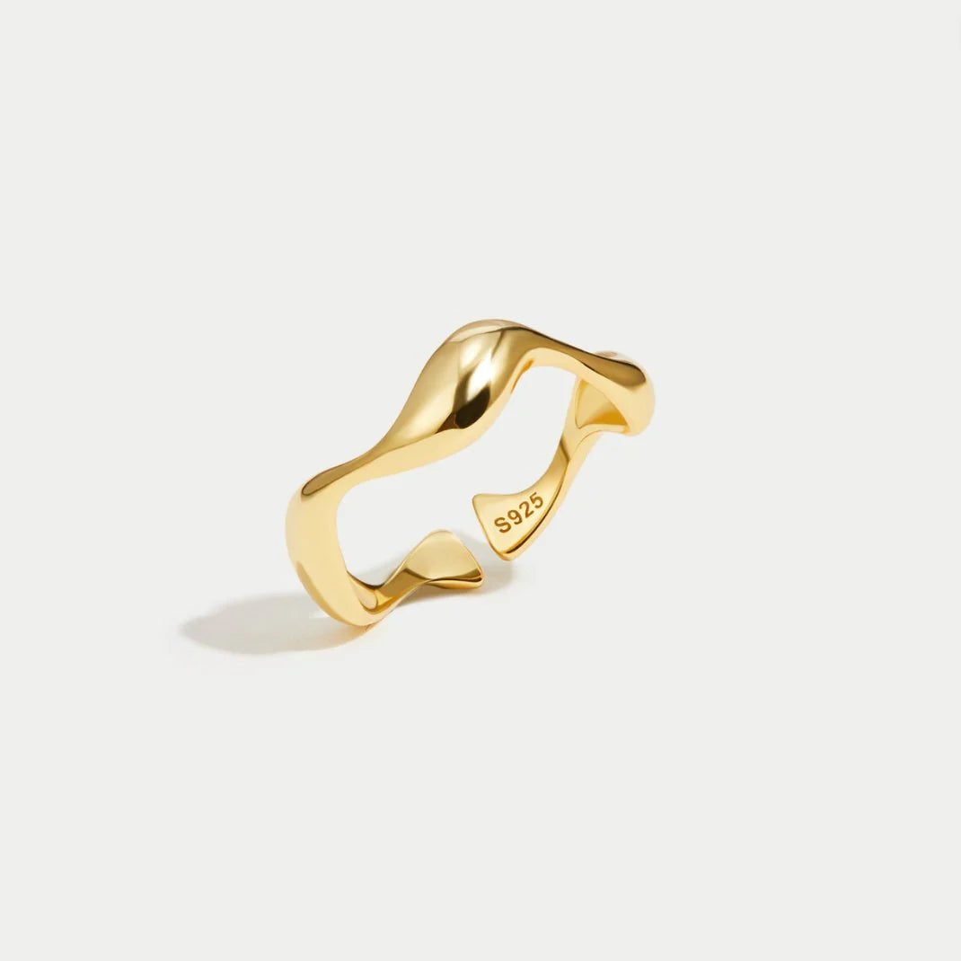 18K Gold Wave Ring