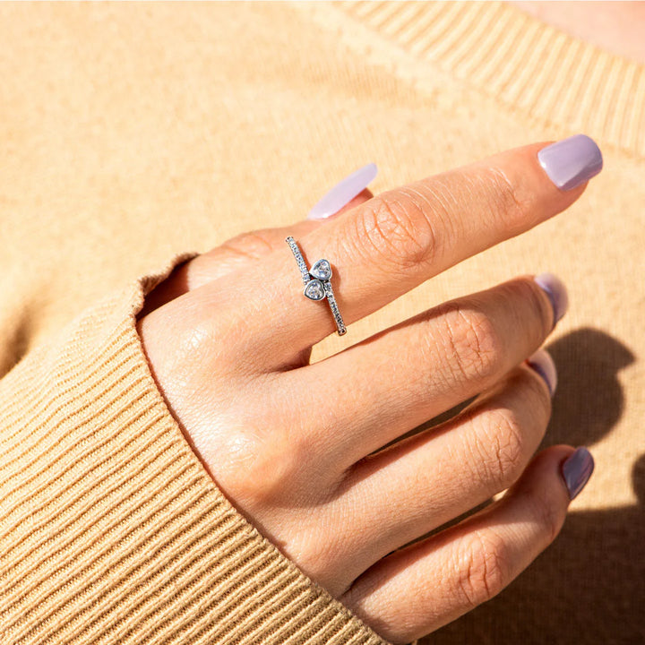 Anillo de dos corazones para hija