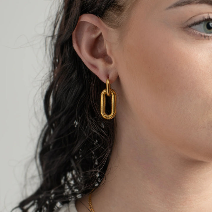 Ribbed Link Earrings