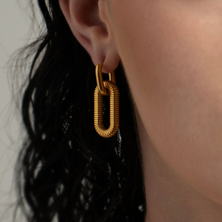 Ribbed Link Earrings