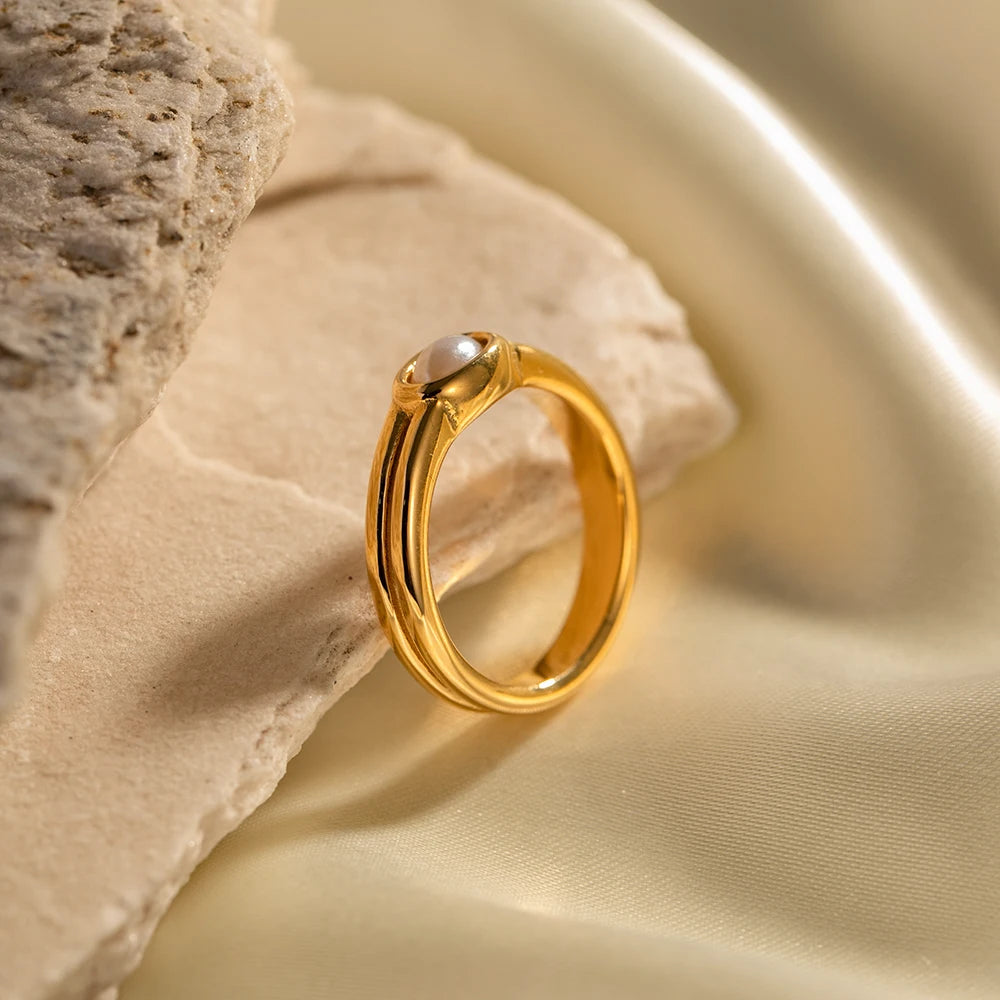 Chunky Pearl 18K Gold Ring