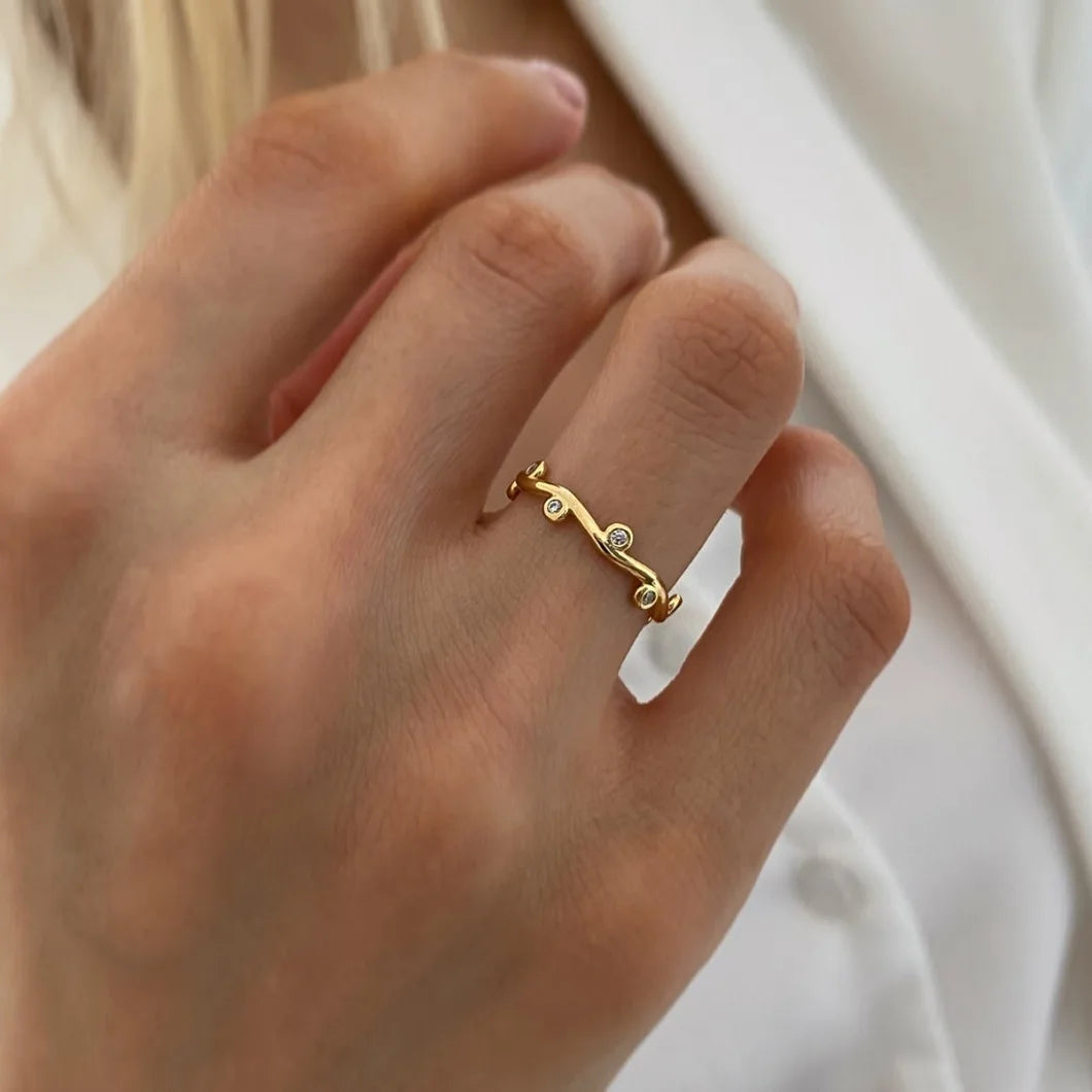 Wavey Pearl 18K Gold Ring