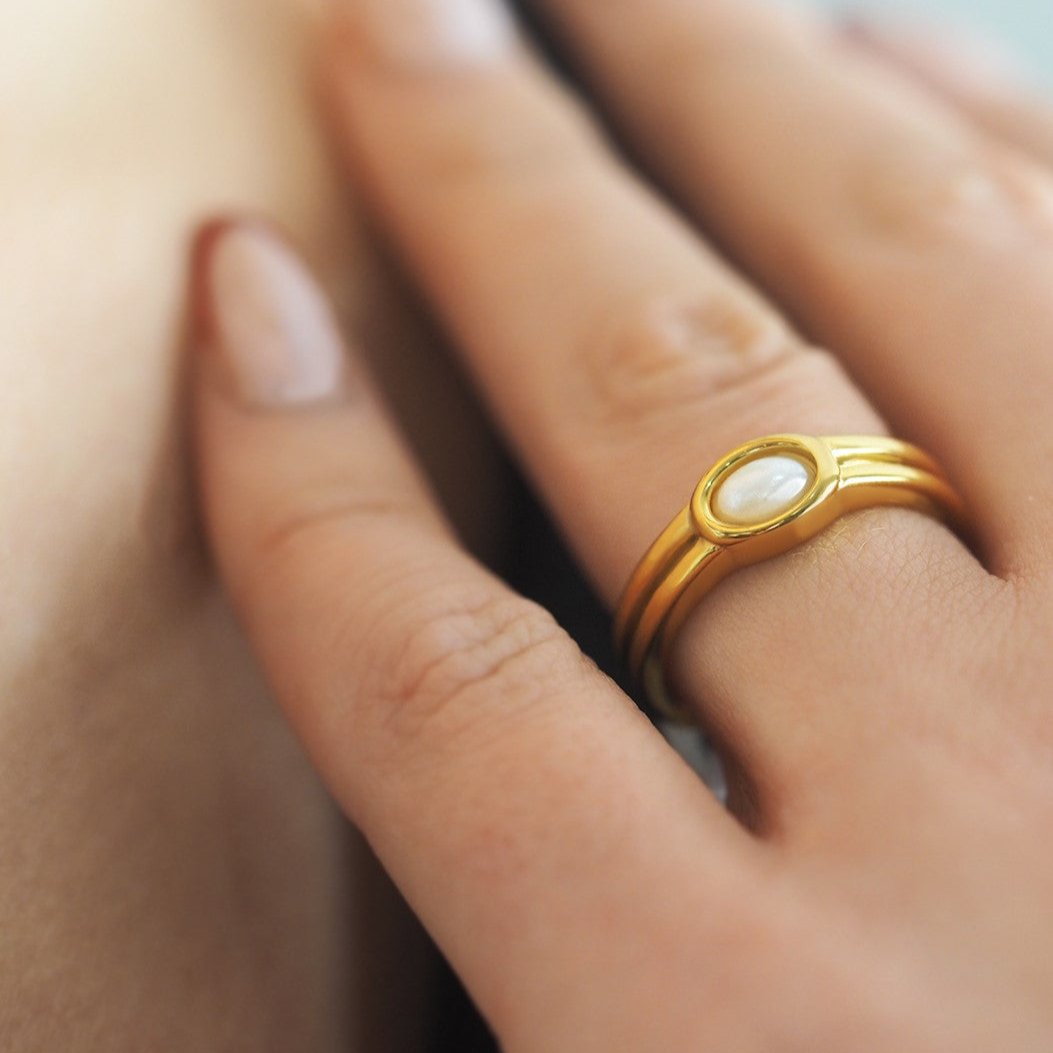 Chunky Pearl 18K Gold Ring