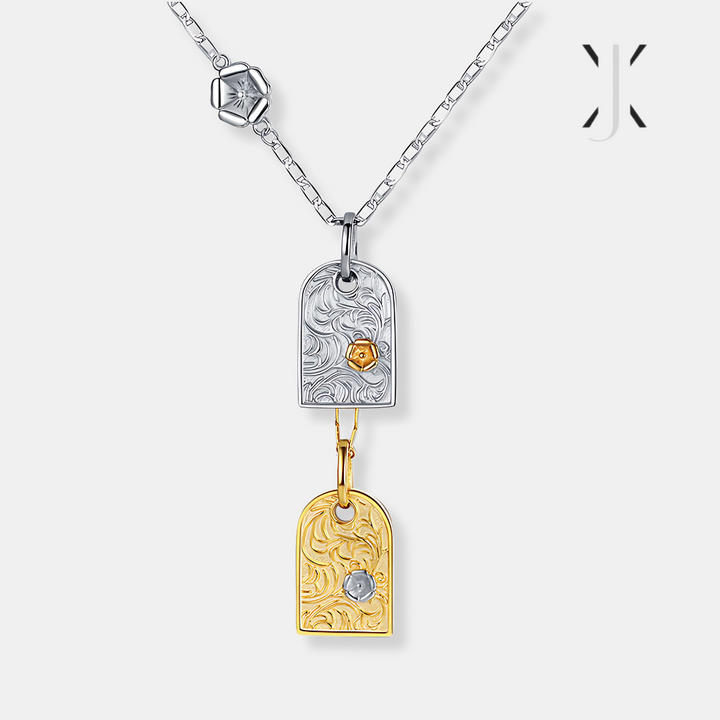 Halskette mit leuchtendem Charm
