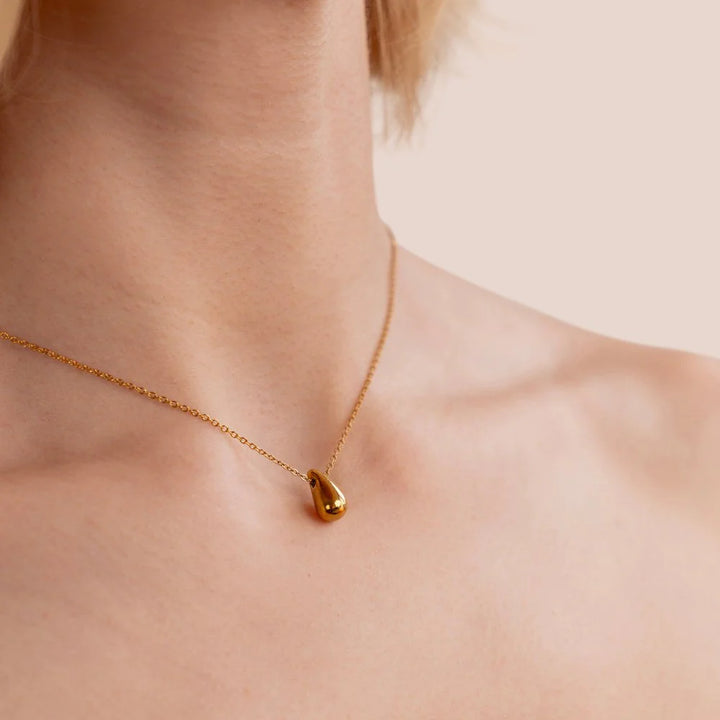 Amara Teardrop Necklace