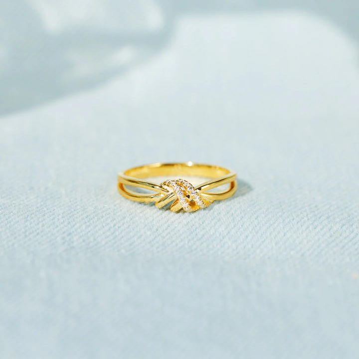 Intertwined Knot Ring