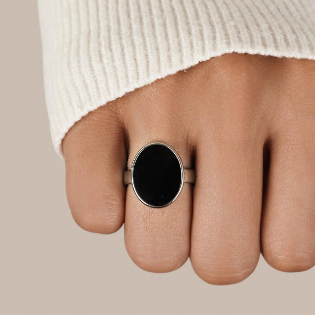 Black Oval Ring