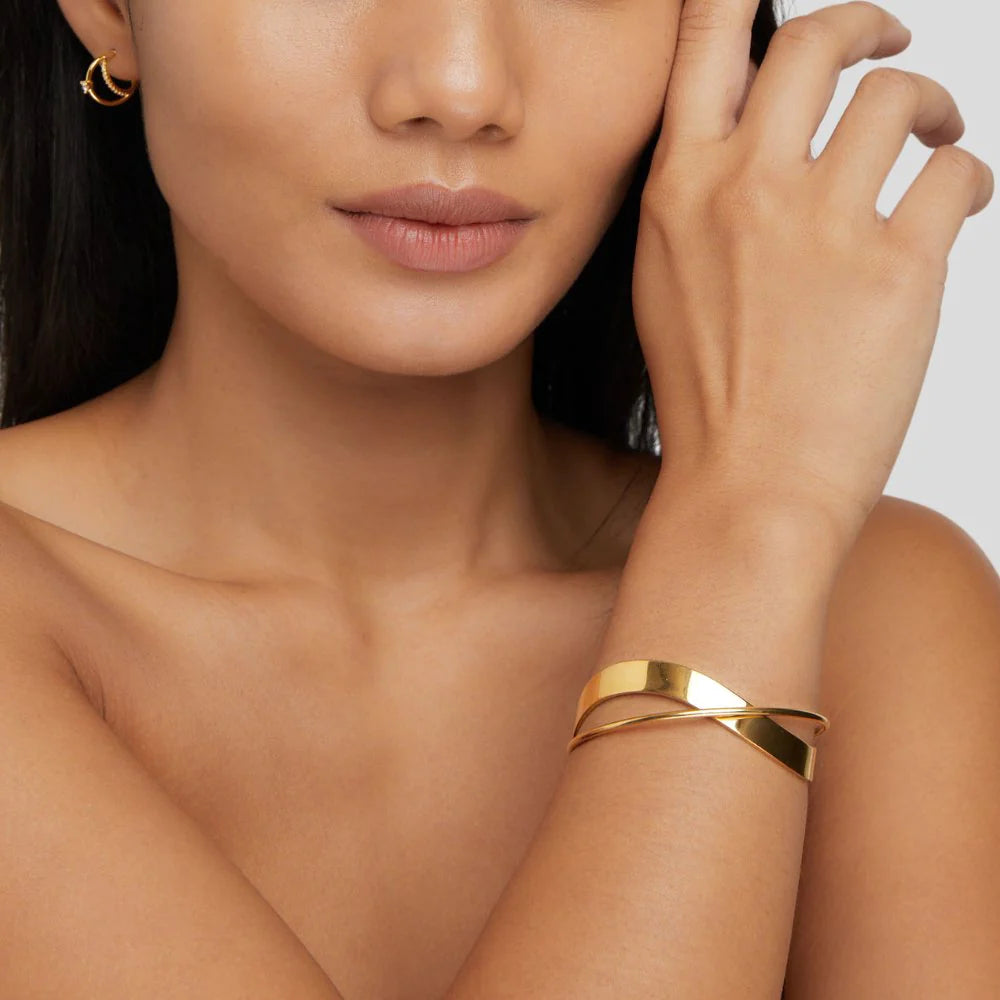 Eve Gold Bangle