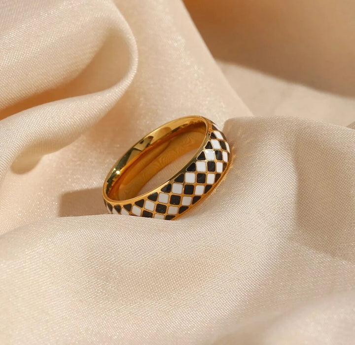 Checkerboard Ring