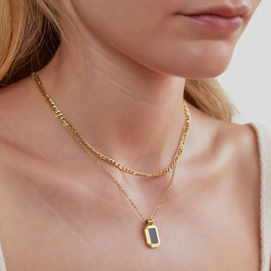 Layered Gold Black Pendant