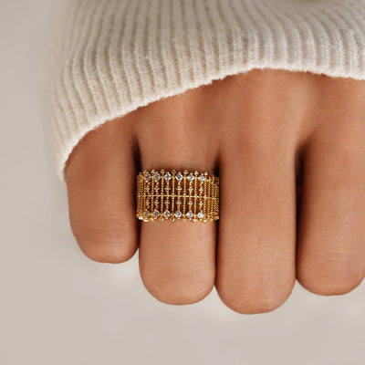 Anillo de malla de cristal dorado Sabrina